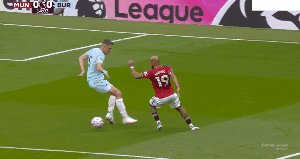 开云体育官网-【英超】B费点射绝杀 曼联3比2伯恩利