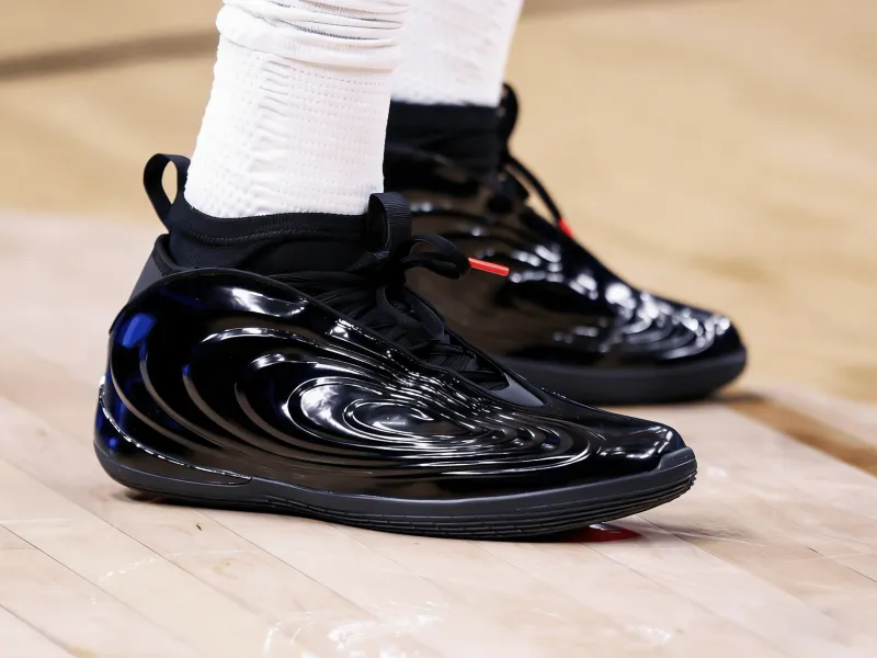 开云官网-哈登穿着地狱猫配色Harden.10，得到31分2篮板10助攻